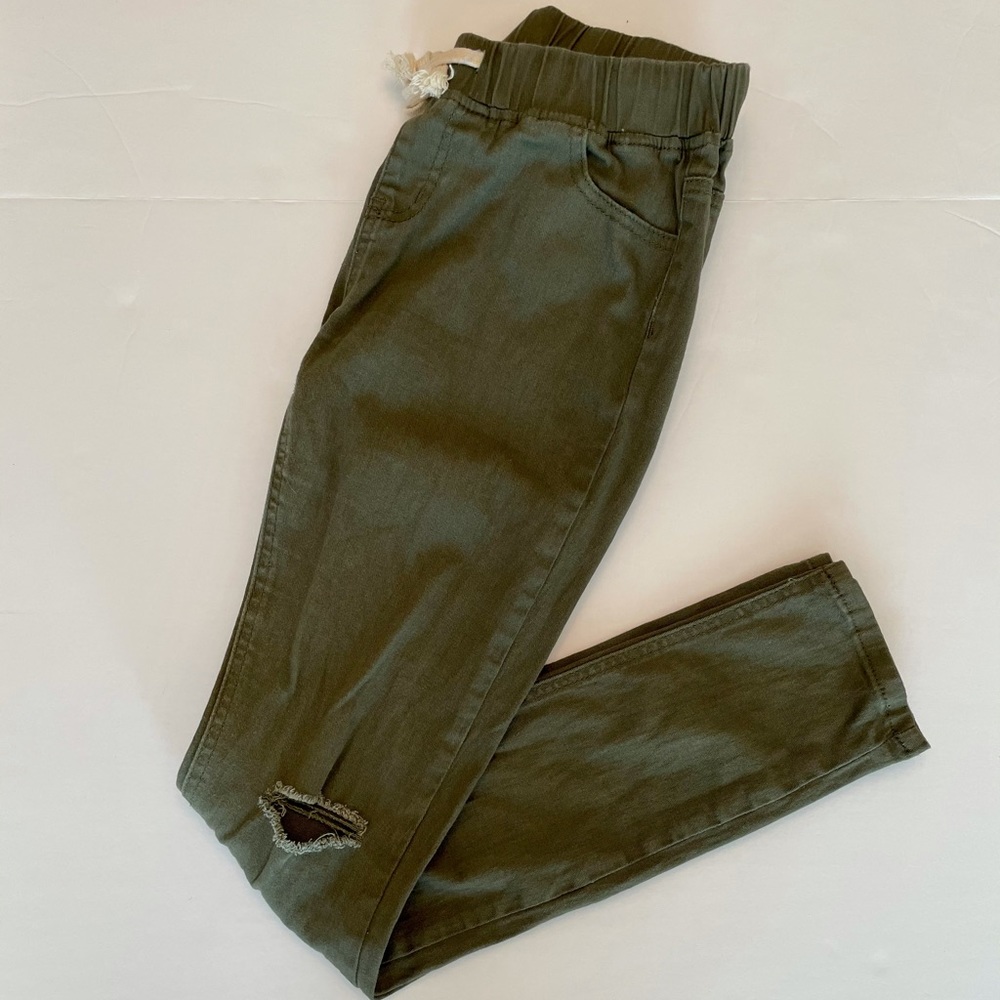 HP✨ Olive Green Ankle Ripped Jeans